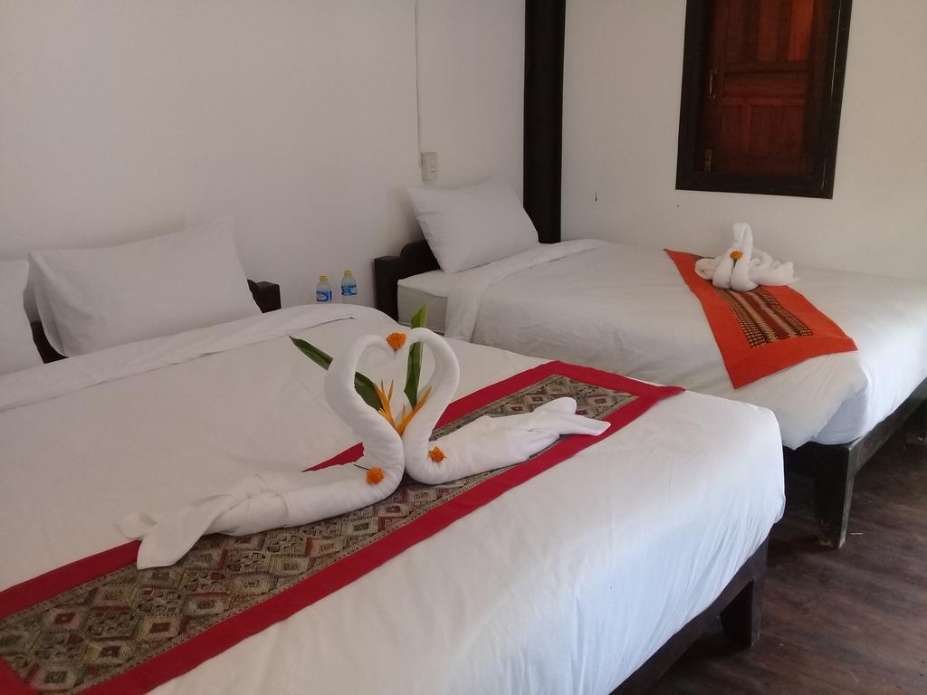 Thongdam Guesthouse บ้านออ ภายนอก รูปภาพ