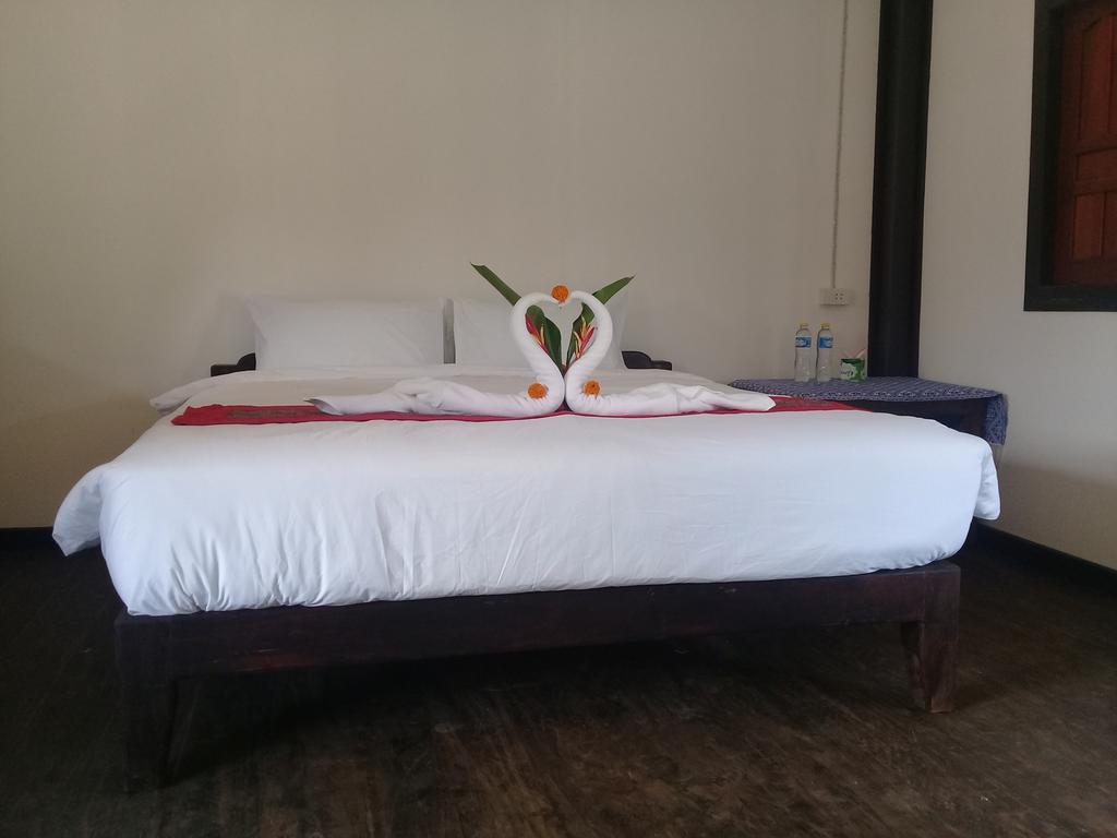 Thongdam Guesthouse บ้านออ ภายนอก รูปภาพ