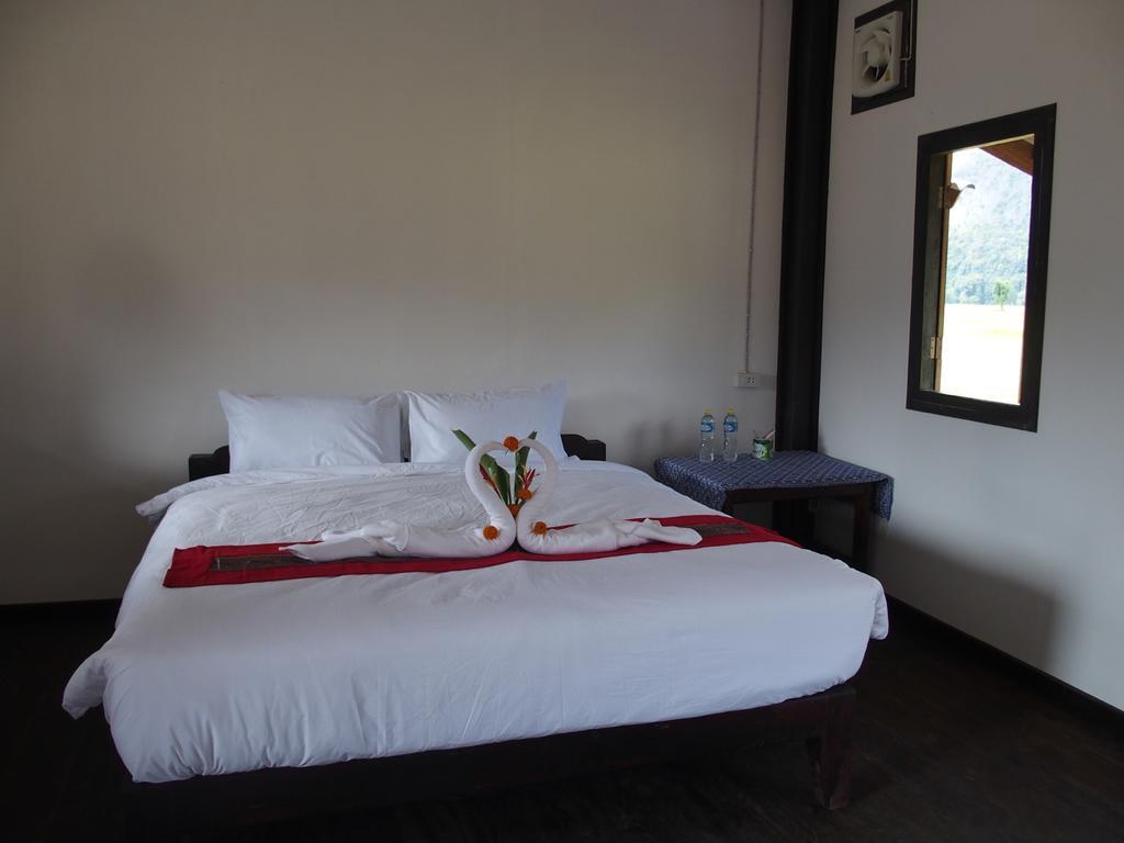 Thongdam Guesthouse บ้านออ ภายนอก รูปภาพ