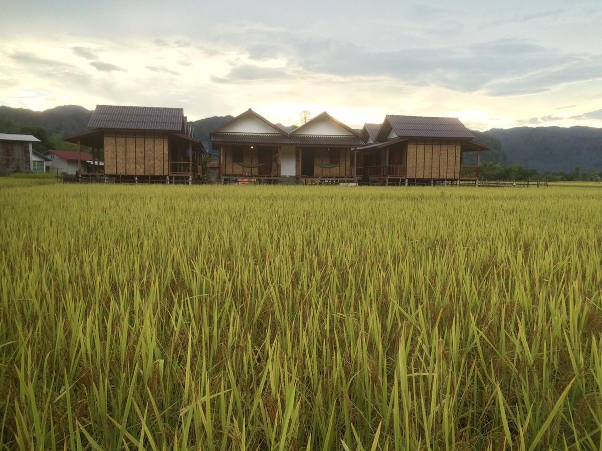 Thongdam Guesthouse บ้านออ ภายนอก รูปภาพ