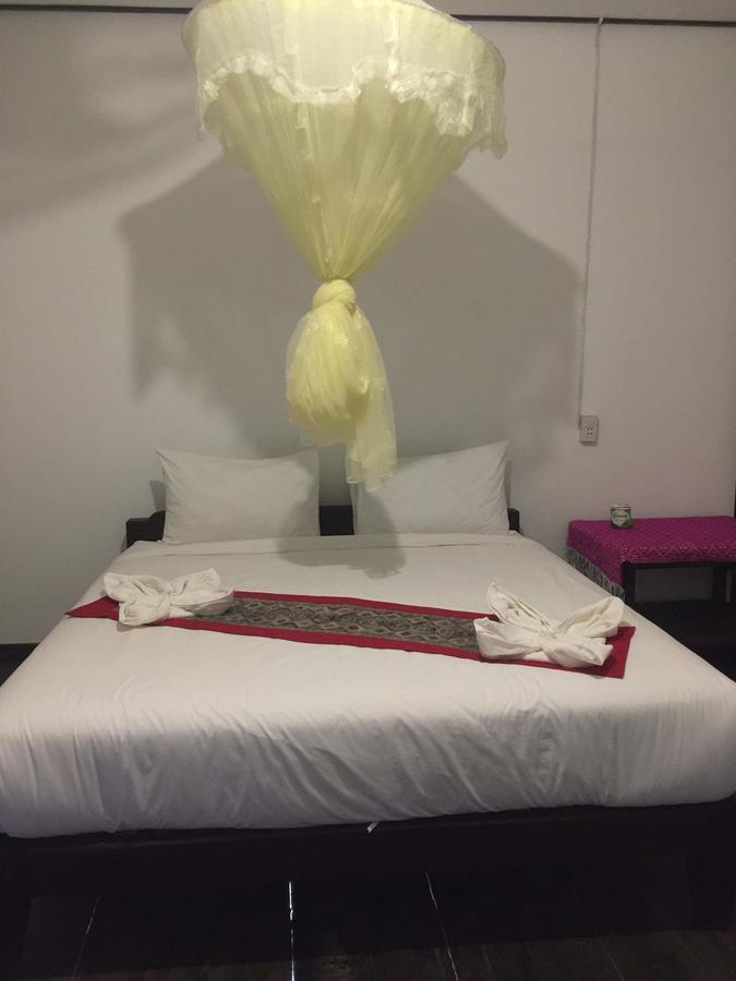 Thongdam Guesthouse บ้านออ ภายนอก รูปภาพ
