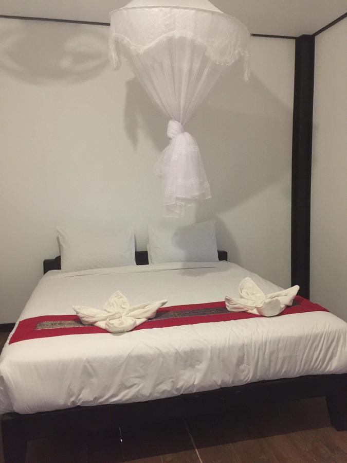 Thongdam Guesthouse บ้านออ ภายนอก รูปภาพ