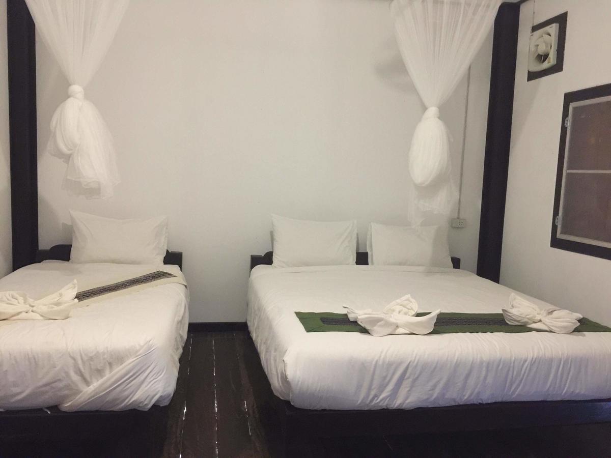 Thongdam Guesthouse บ้านออ ภายนอก รูปภาพ